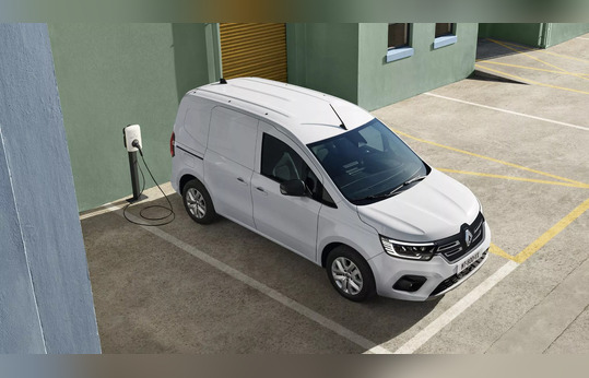 Renault Kangoo E-Tech 100 % eléctrico se presenta en el salón de París.