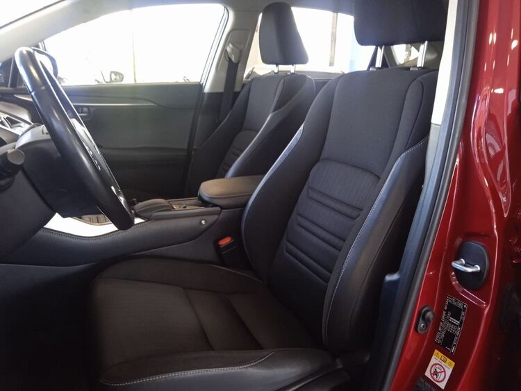 Lexus NX 300h foto 20