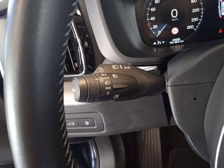Volvo XC-60 Momentum Plug-In Hybrid AWD foto 21