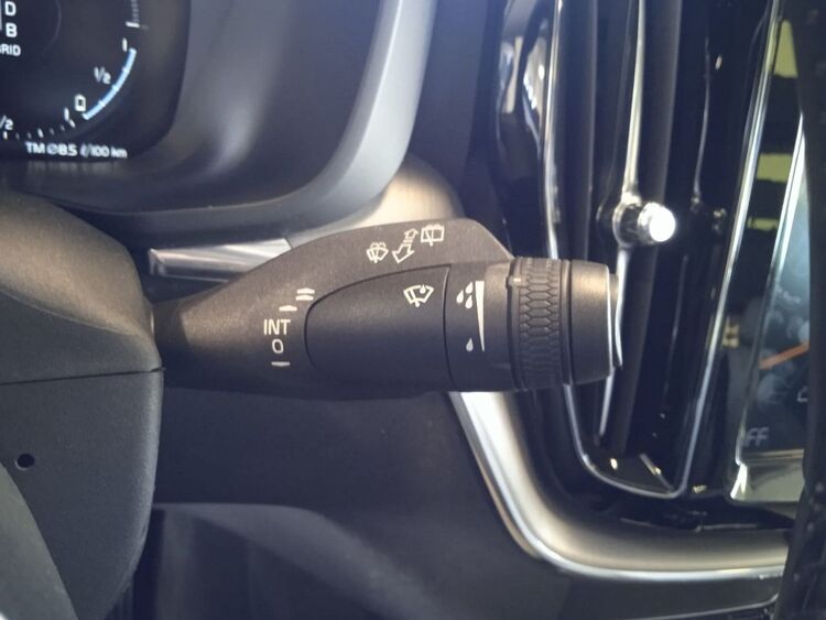 Volvo XC-60 Momentum Plug-In Hybrid AWD foto 24