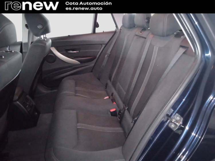 BMW Serie 3 318 d foto 8