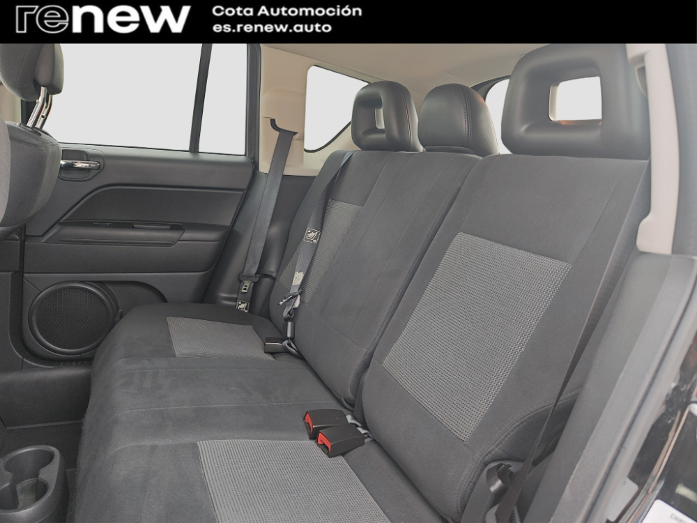 Jeep Compass Sport 4x2 foto 8