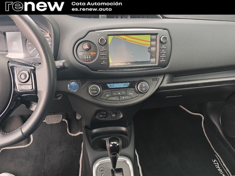 Toyota Yaris Hybrid Advance foto 12