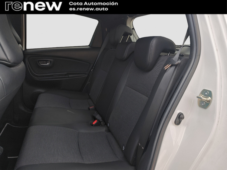 Toyota Yaris Hybrid Advance foto 8