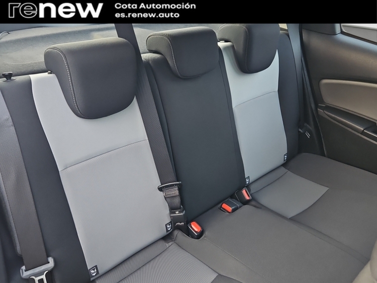 Toyota Yaris Active foto 21