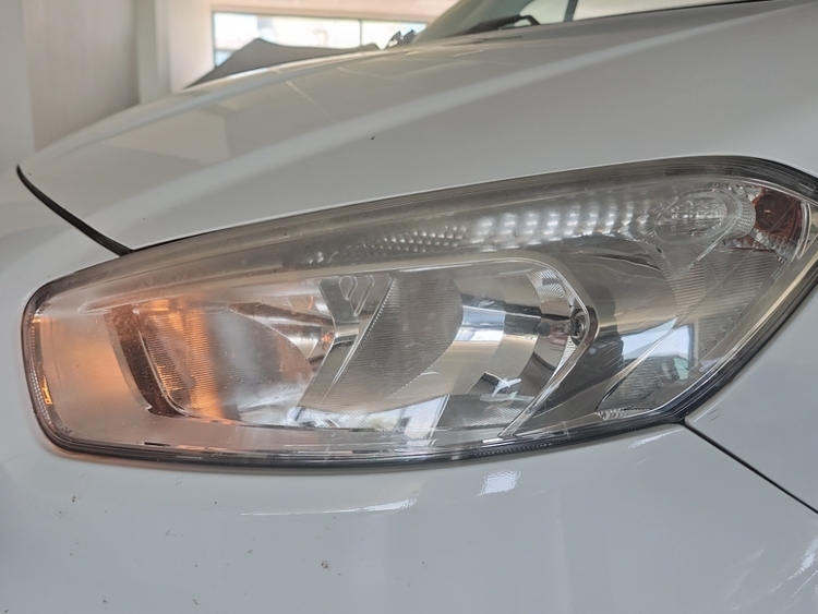 Ford Tourneo Courier Titanium foto 21