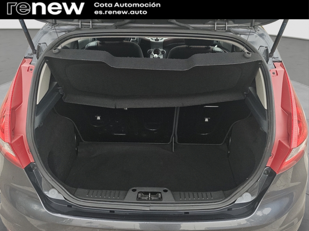 Ford Fiesta Titanium miniatura 18